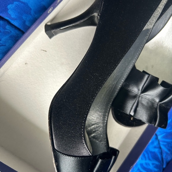 Stuart Weitzman, black satin sandals 7 - Picture 2 of 5